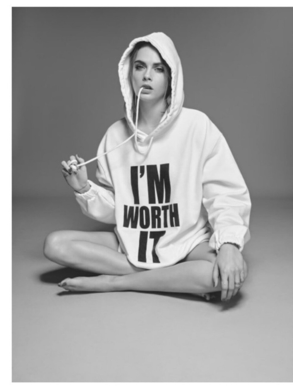 L’OREAL Paris X Brunette The Label ‘I’m Worth It’ Oversized Sweatshirt M/L White